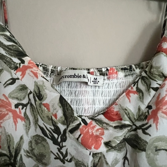 Abercrombie crop top - Picture 2 of 2